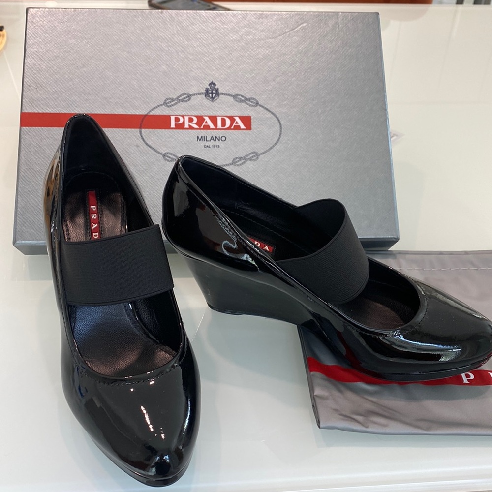 Prada Calzature Donna Black Patent Leather heels